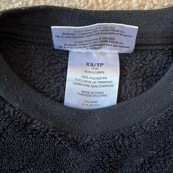 Pokémon fuzzy sweatshirt size 4/5 - Picture 4 of 4